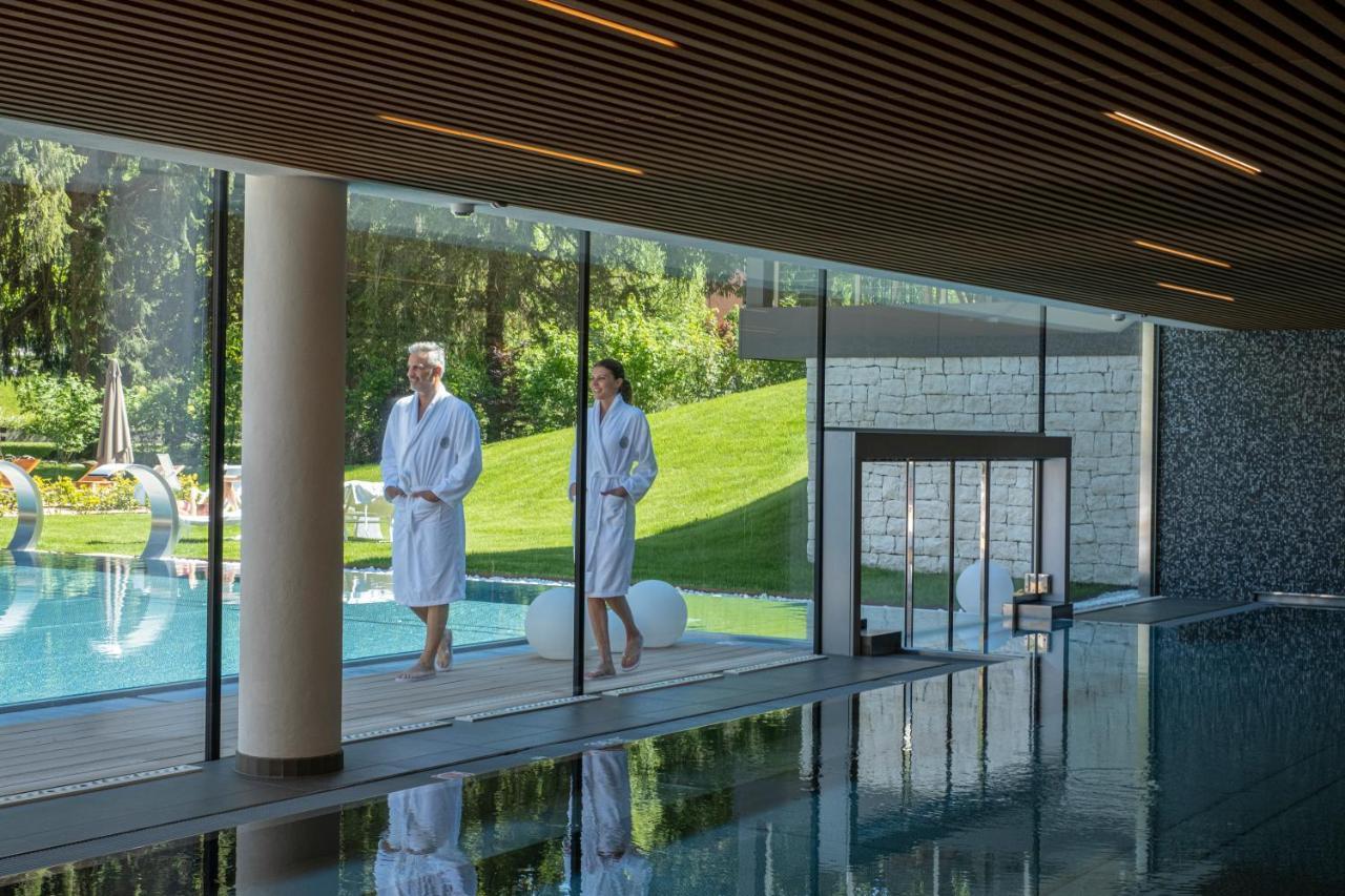 Grand Hotel Terme Di Comano โกมาโนแตร์เม ภายนอก รูปภาพ