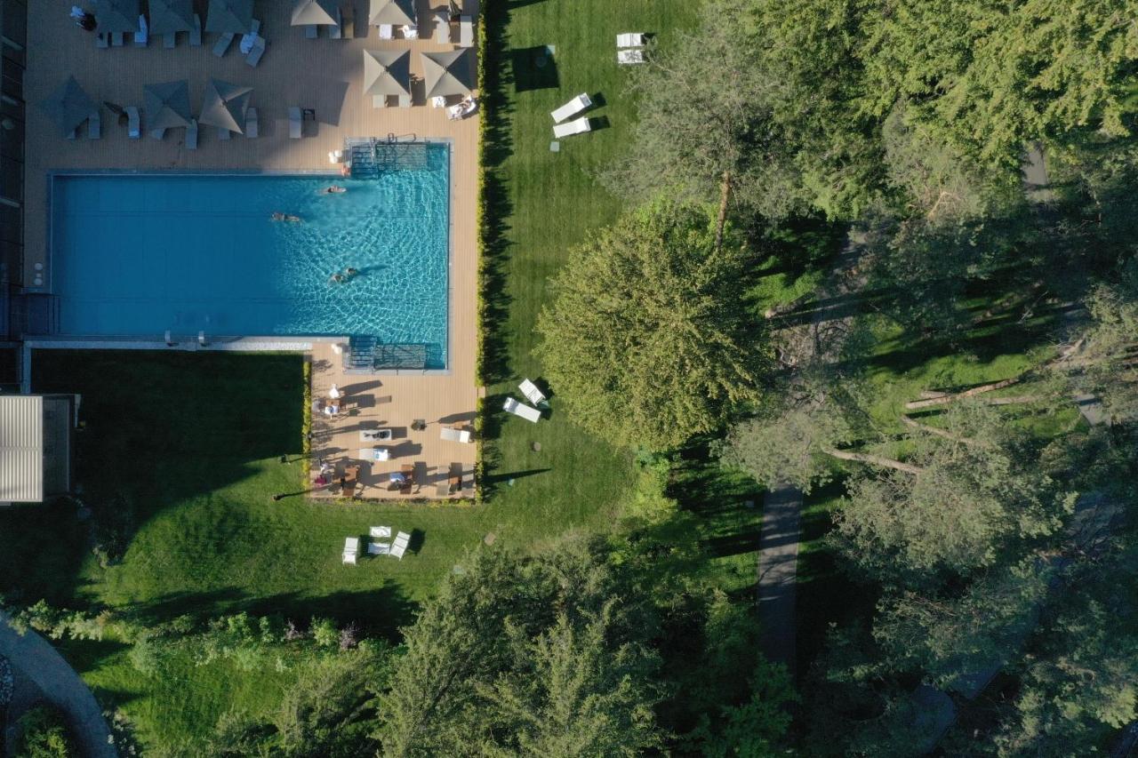 Grand Hotel Terme Di Comano โกมาโนแตร์เม ภายนอก รูปภาพ