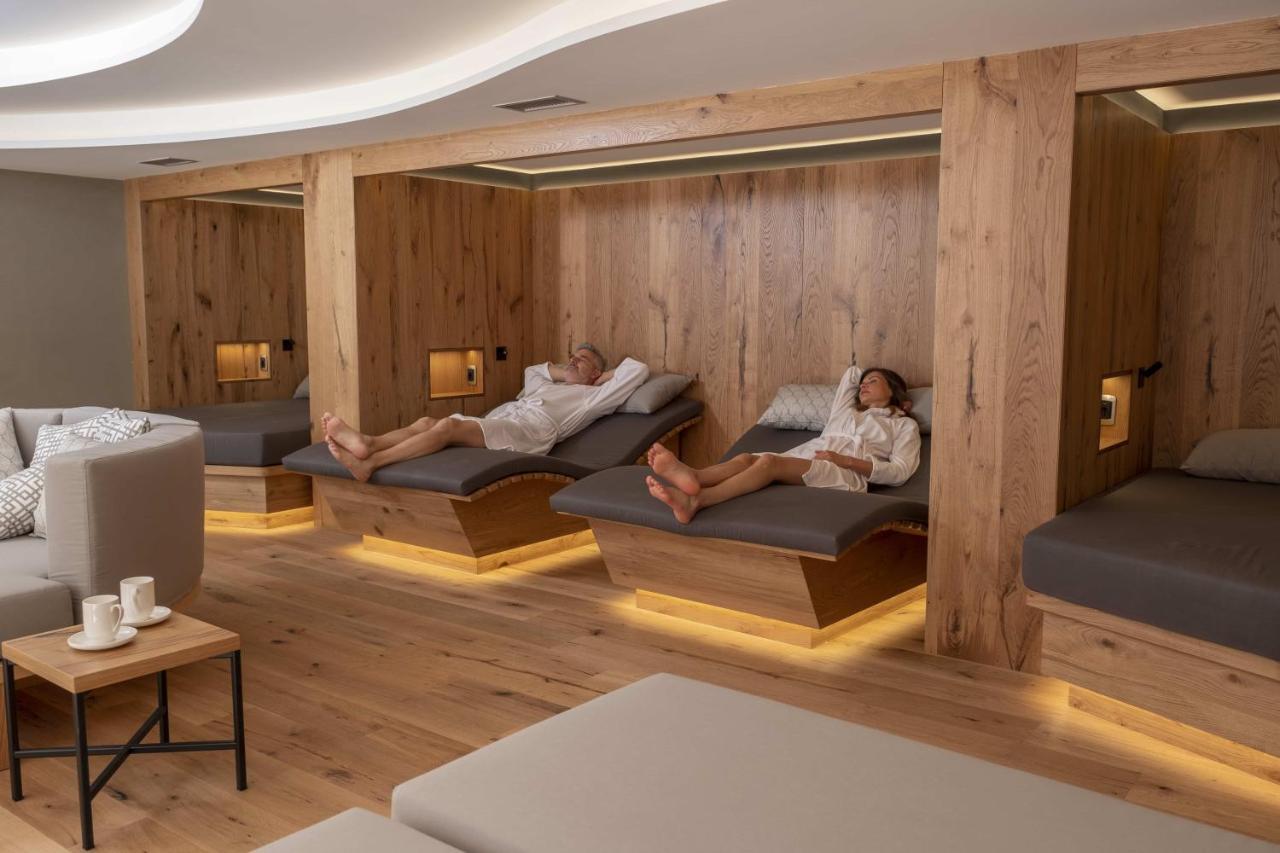 Grand Hotel Terme Di Comano โกมาโนแตร์เม ภายนอก รูปภาพ