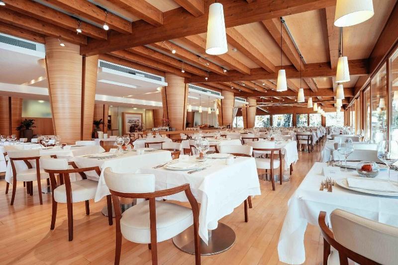 Grand Hotel Terme Di Comano โกมาโนแตร์เม ภายนอก รูปภาพ