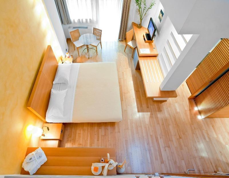 Grand Hotel Terme Di Comano โกมาโนแตร์เม ภายนอก รูปภาพ