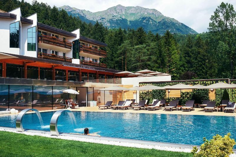 Grand Hotel Terme Di Comano โกมาโนแตร์เม ภายนอก รูปภาพ